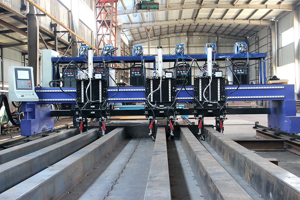 各大經(jīng)銷商參觀了東方巨龍衡器的新設(shè)備廠房